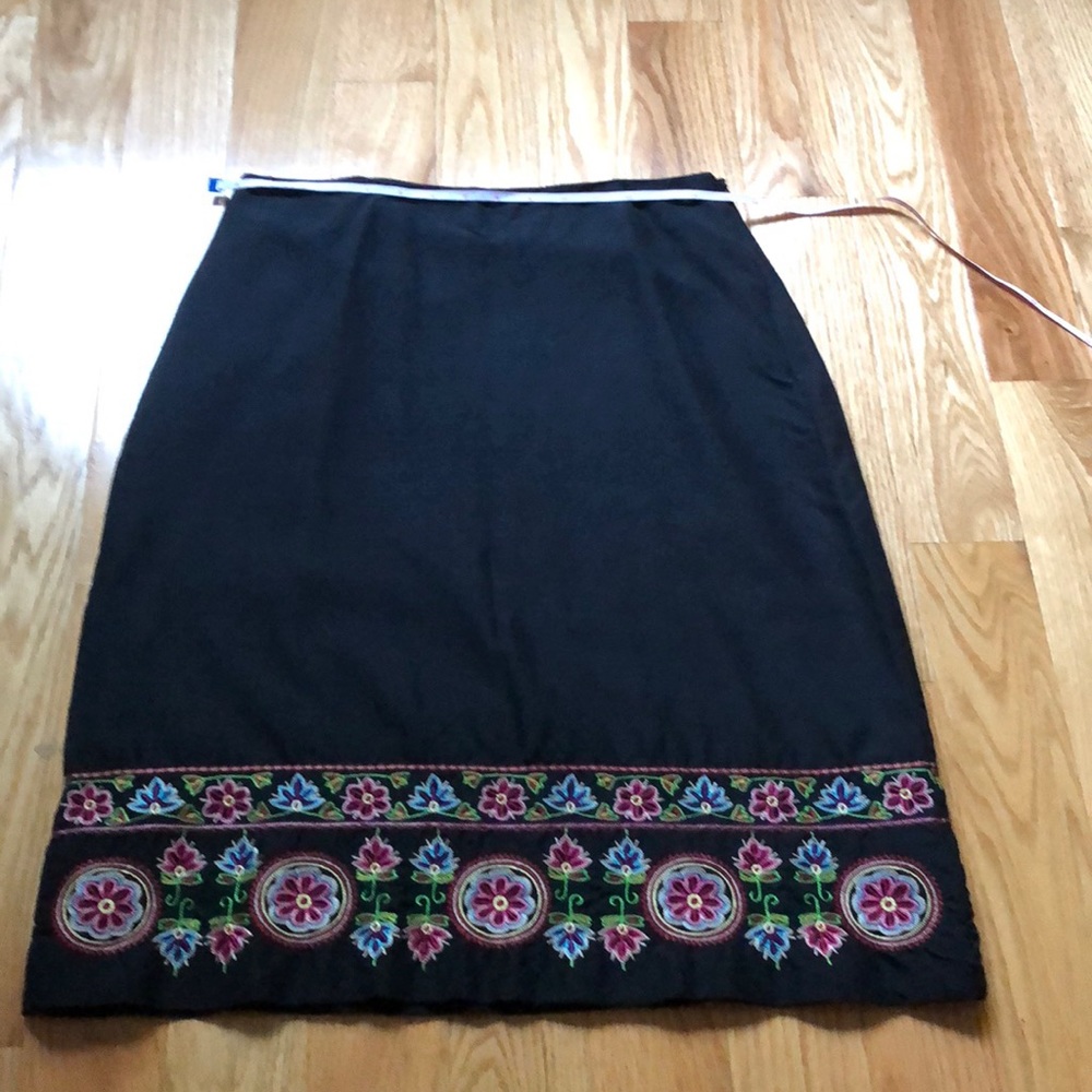 2/$20 Ann Taylor silk skirt